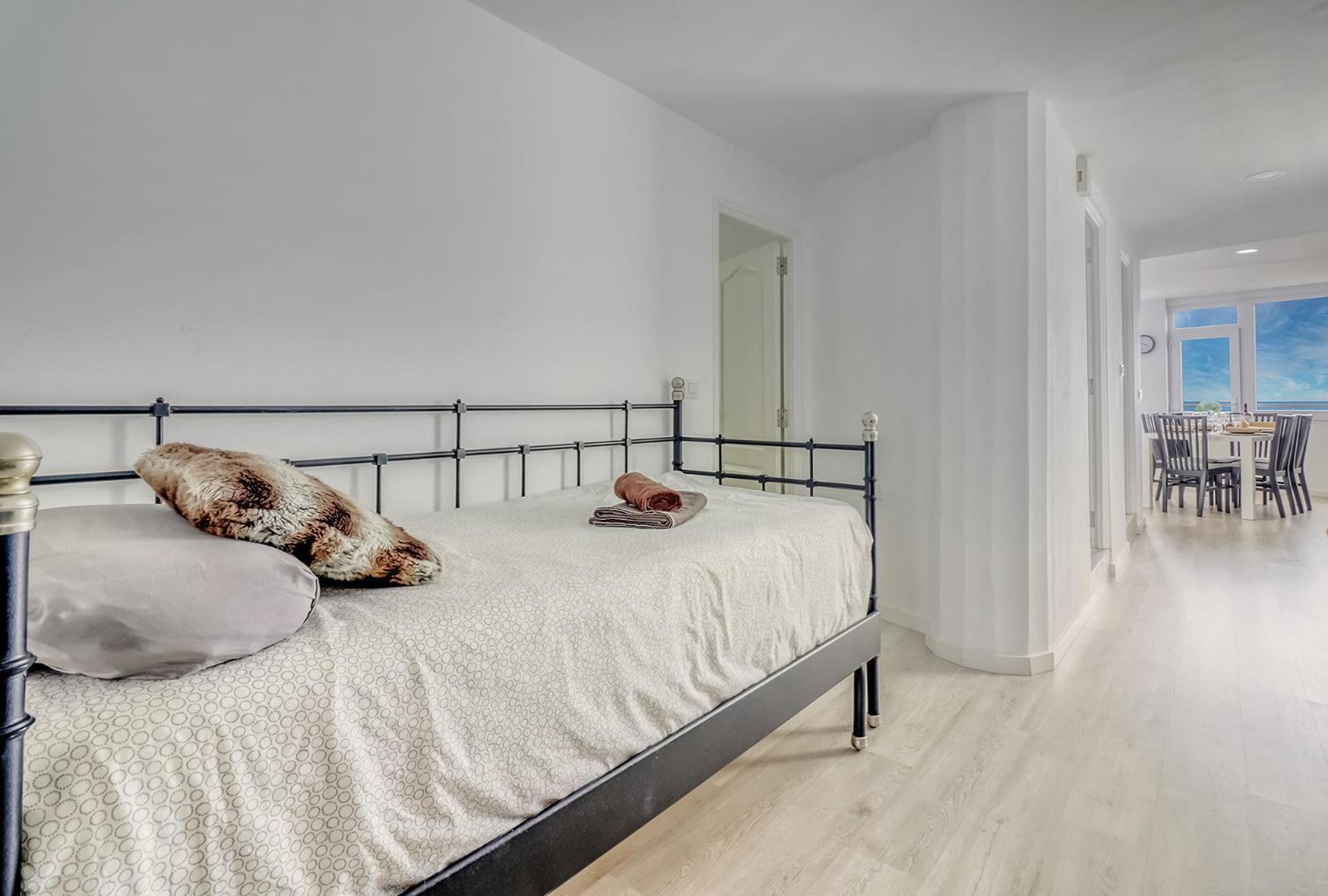 Central Modern Apartment With Private Parking & Ocean View & Coffee Corner Icod De Los Vinos Exteriör bild